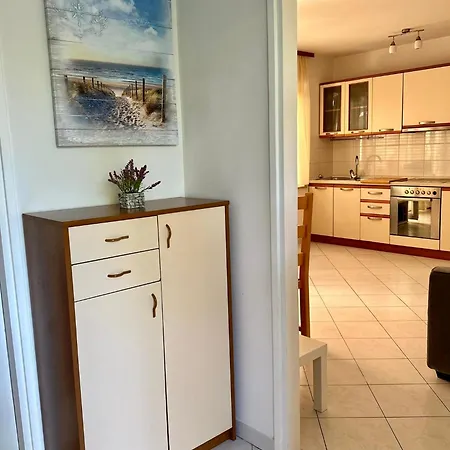 Mira Apartman